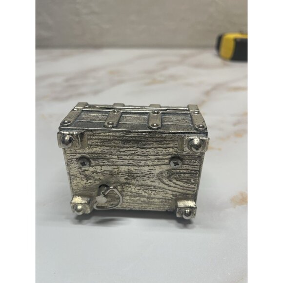 Vintage Music Box Treasure Chest with Lion's Head Made In Japan Fuji Working - Picture 9 of 14